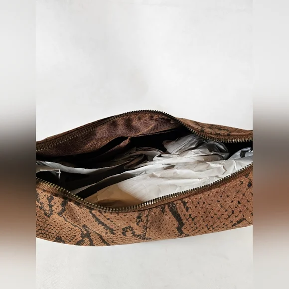 Universal Thread  Cognac Snake Tote NWT - Picture 2 of 7